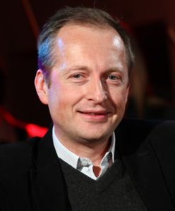 Dziennikarz Konrad Piasecki ujawnia tajemnice polityków. "Zabawa jest konkretna. Bez wódki się nie da"