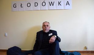 Wybory parlamentarne 2019. Poseł Janusz Sanocki wyprowadzony z urzędu w Opolu. Policja wyjaśnia