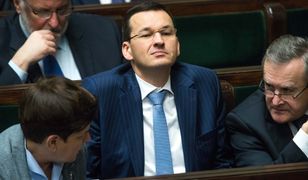 Morawiecki podbija stawkę. Będą trzy podwyżki dla nauczycieli