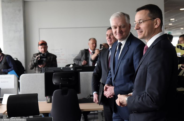 Mateusz Morawiecki często odwiedza lokalne firmy. Samozatrudnieni wsparcia w oszczędzaniu jednak nie dostaną.