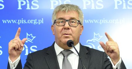 "Łże jak pies!". Czarnecki idzie w zaparte. Znalazł kolejną ofiarę