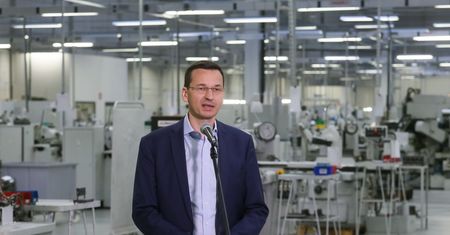 Morawiecki: przez nasze talenty odbudujmy przemysł