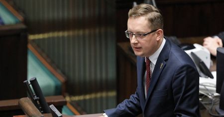 Winnicki: Andruszkiewicz robi za pisowskiego pieniacza