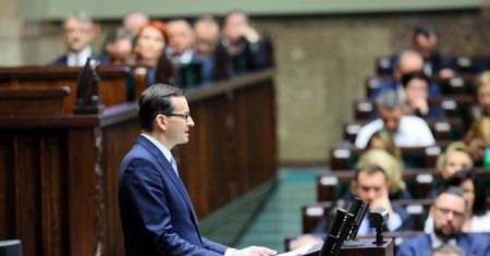 Expose premiera. Ekspert: zmiana konstytucji może być potrzebna