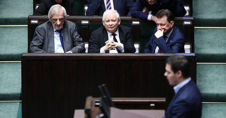Nowa paliwowa wojna w Sejmie. Były poseł PiS atakuje Kaczyńskiego