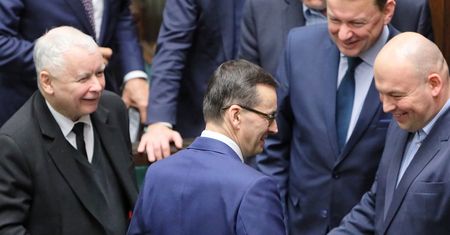 Wotum nieufności odrzucone. Schetyna nie zastąpi Morawieckiego