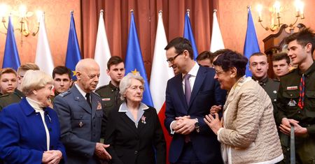Nie zgadzają się na "skłócanie Żydów i Polaków”. Sprawiedliwi wśród Narodów Świata spotkali się z premierem