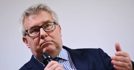 Dwuznaczny wpis Ryszarda Czarneckiego. "O ciągnięciu Pani pewnie wie lepiej ode mnie"