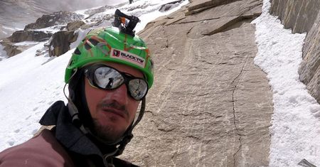 Adam Bielecki miał wypadek pod K2. Spadł na niego kamień
