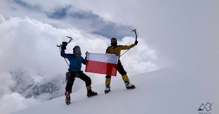 Dramatyczne zdjęcia z K2. Adam Bielecki: Było blisko!