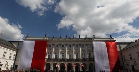 Pomysłodawca Dnia Flagi: "prezydent RP jako jedyny w Europie nie ma swego symbolu"