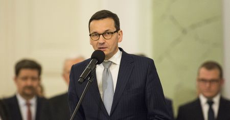 Mateusz Morawiecki zaczyna ćwierkać. Na razie cienko