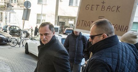 GetBack. Poszkodowani chcą odzyskać pieniądze. "Powitali" Leszka Czarneckiego przed prokuraturą