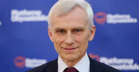 Poseł PO przyjął pod dach uchodźców. Twierdzi, że TVP "przerabia Polaków na ksenofobów"