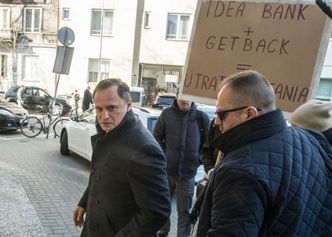 GetBack. Poszkodowani chcą odzyskać pieniądze. "Powitali" Leszka Czarneckiego przed prokuraturą