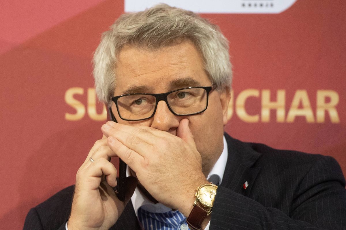 Poseł PO złożył zawiadomienie do prokuratury. Czarnecki miał powoływać się na wpływy w CBA