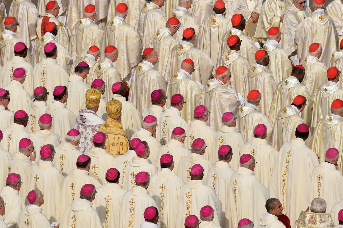 Watykan "naciska", by przewodniczący episkopatów spotkali się z ofiarami pedofilii