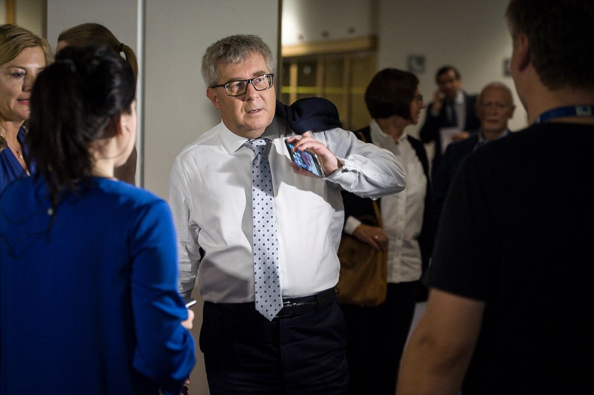 Ryszard Czarnecki o kulisach wizyty na Malediwach. "Był strach. Z opozycją spotykaliśmy się w konspiracji"