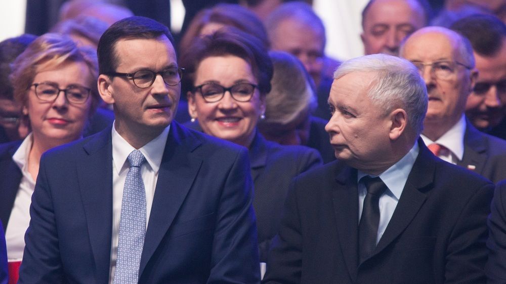 Rząd PiS mocnym uderzeniem rozpoczął kampanię wyborczą.