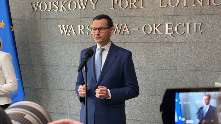 - Chcemy popatrzeć na pensum, dlaczego polscy nauczyciele przy tablicy spędzają najmniej czasu w Unii Europejskiej - powiedział premier.