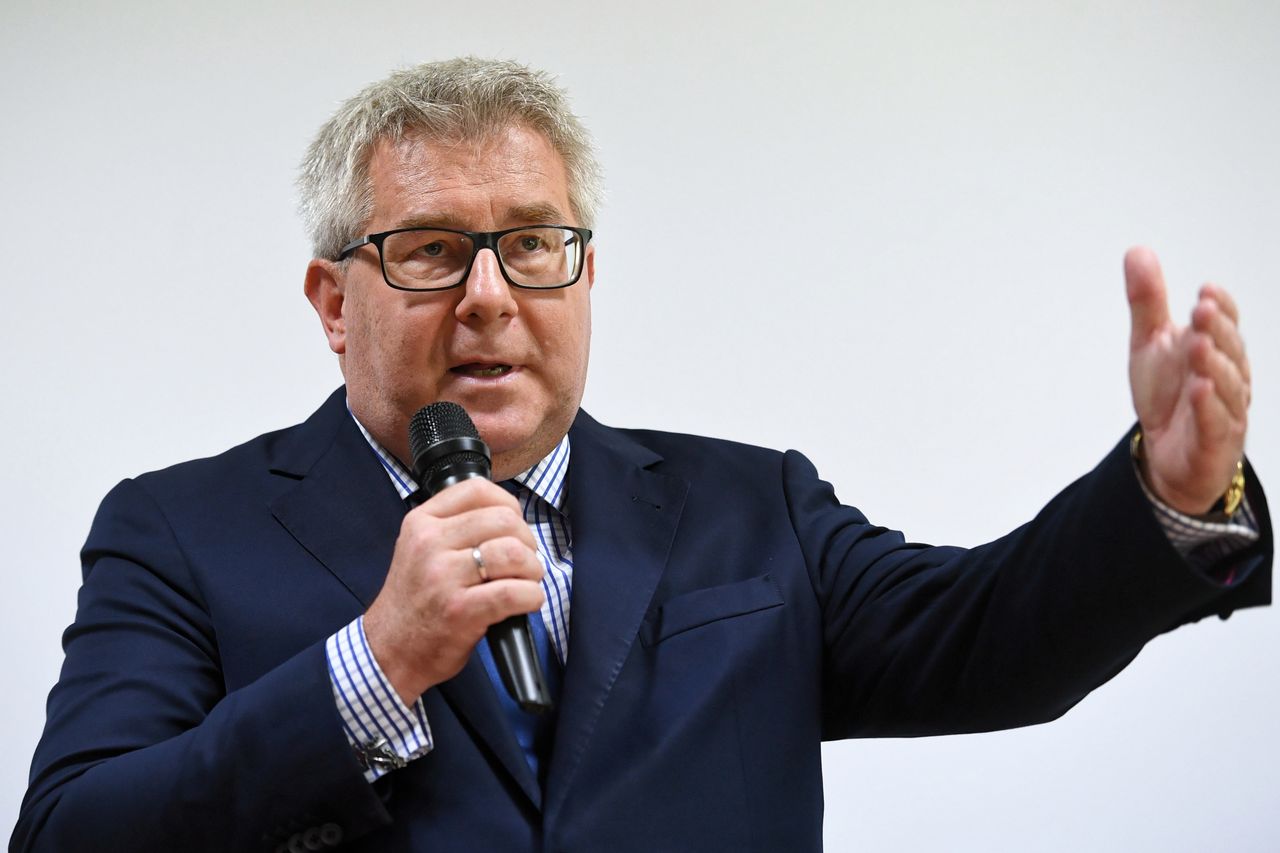 "Uderz w stół a nożyce się odezwą". Ryszard Czarnecki w natarciu