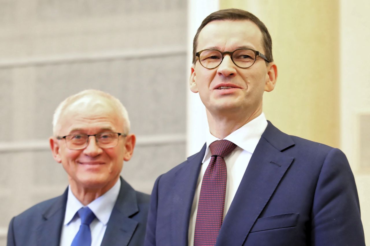 Strategia rządu na 2019. PiS chce "utuczyć" portfele Polaków, a obniżka podatków to "nowy plan Morawieckiego"