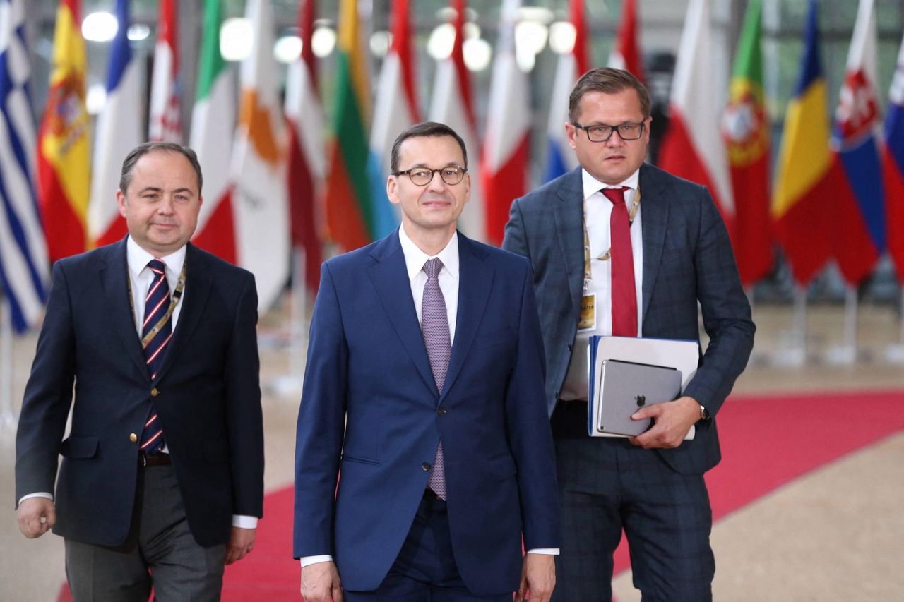 Unijny liderzy zdradzają kulisy negocjacji. Morawiecki: "Chcemy nowych twarzy"