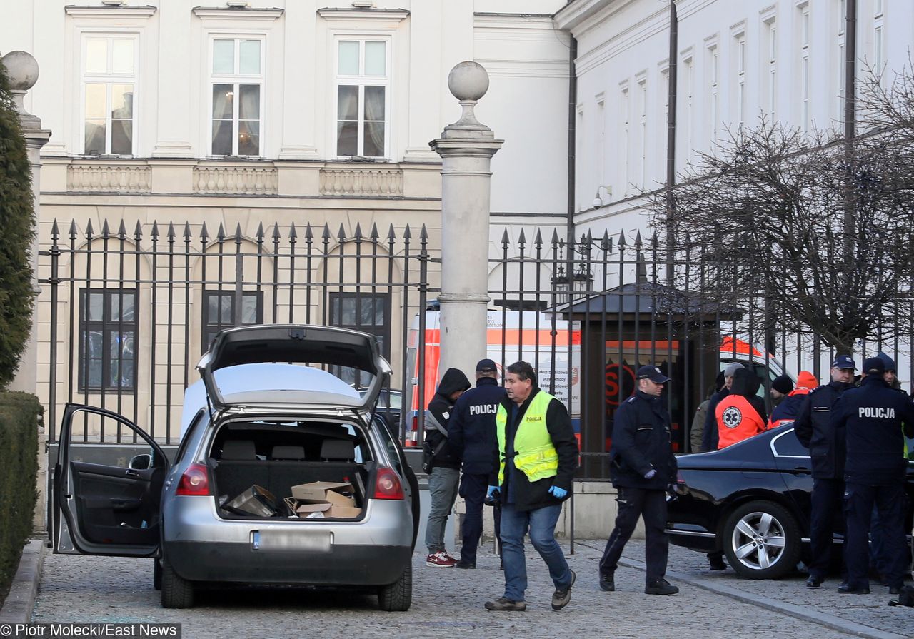 Wjechał w bramę Pałacu Prezydenckiego. Wiadomo, co mówił policji