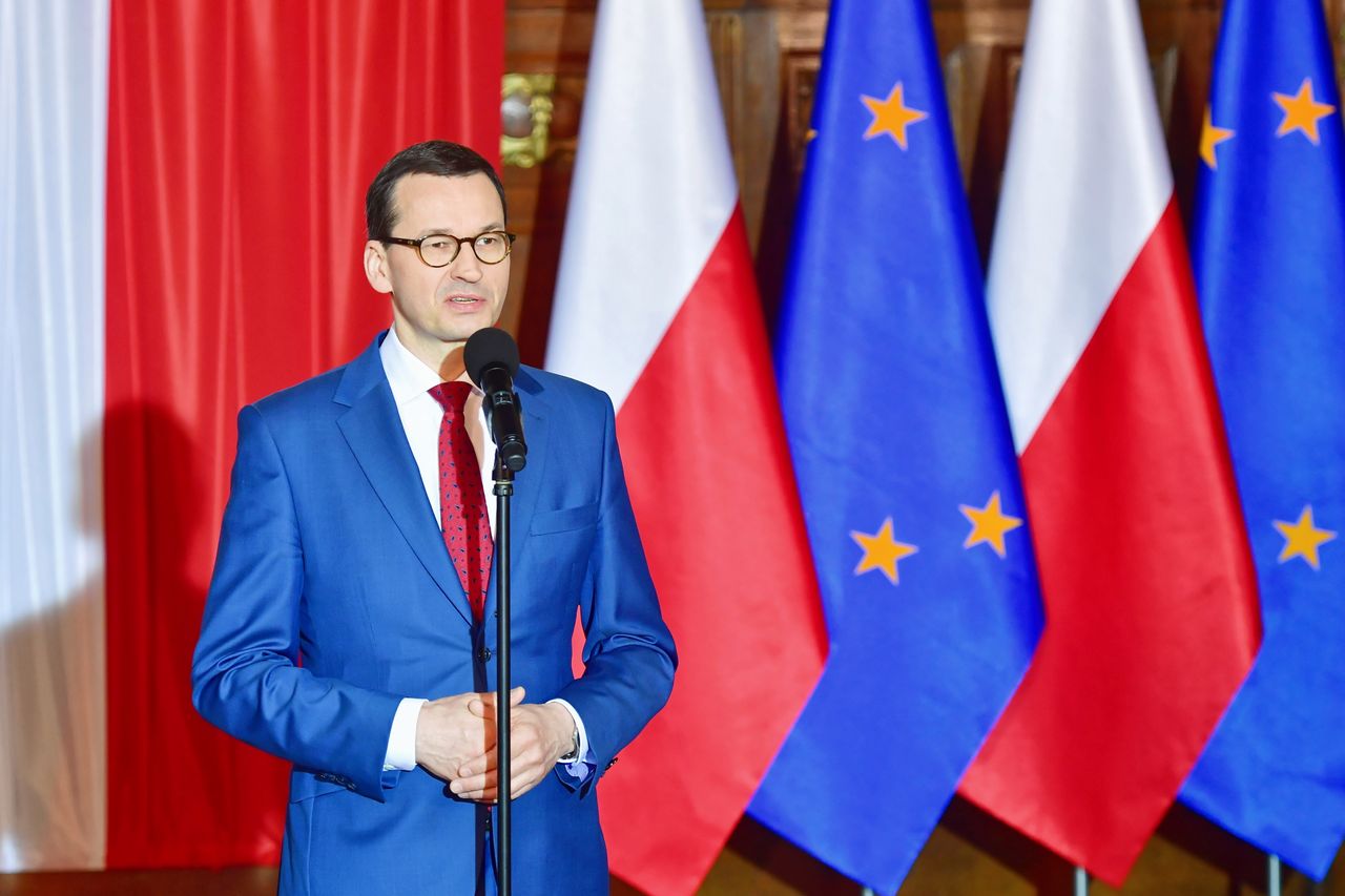 Premier wziął udział w uroczystym podniesieniu flagi. "To nasza przeszłość, teraźniejszość i przyszłość"