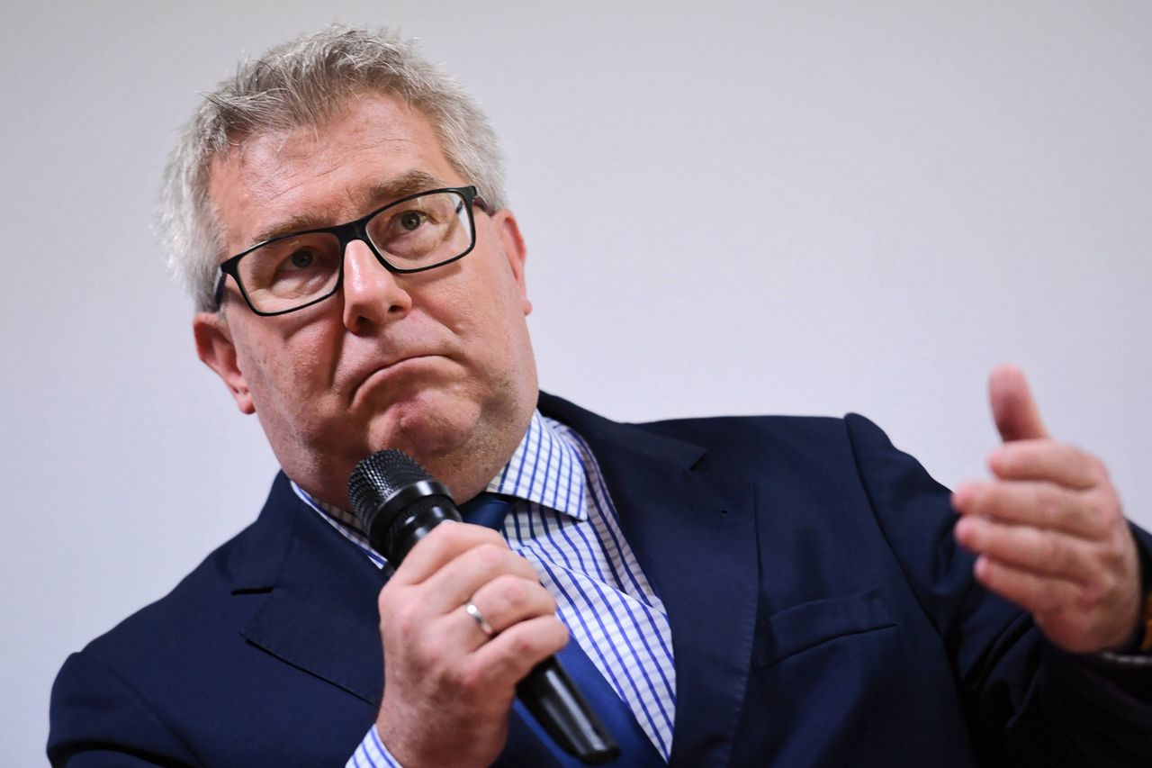 "Tęczowa msza" na Paradzie Równości. Ryszard Czarnecki oburzony