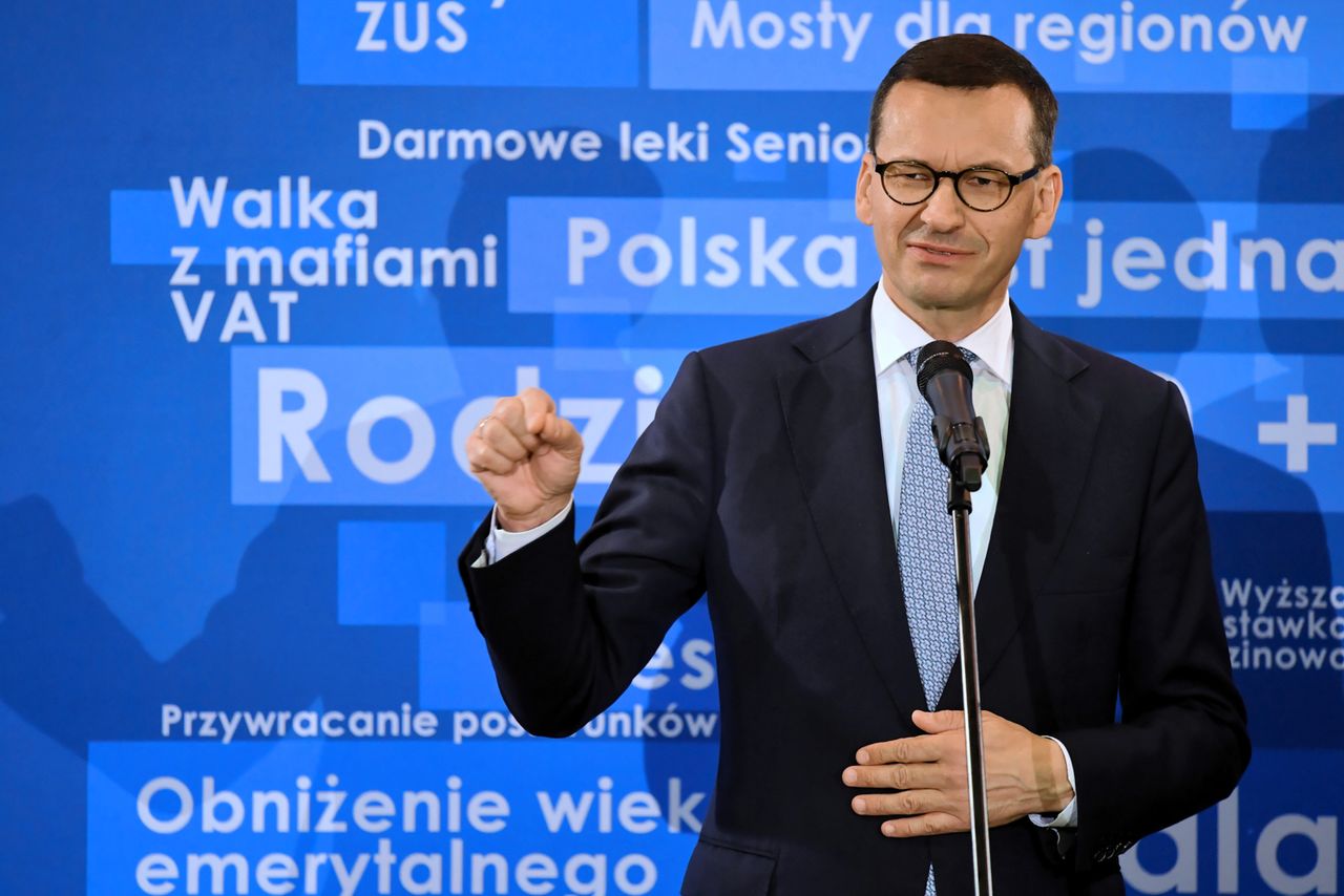 Afera taśmowa "spłynęła" po Morawieckim. Premier nie ucierpiał w oczach Polaków