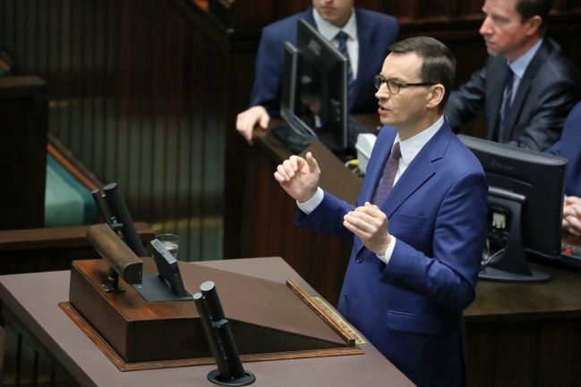 Mateusz Morawiecki w Sejmie. O Emeryturze Plus, kwitnących kasztanach i gruszkach na wierzbie