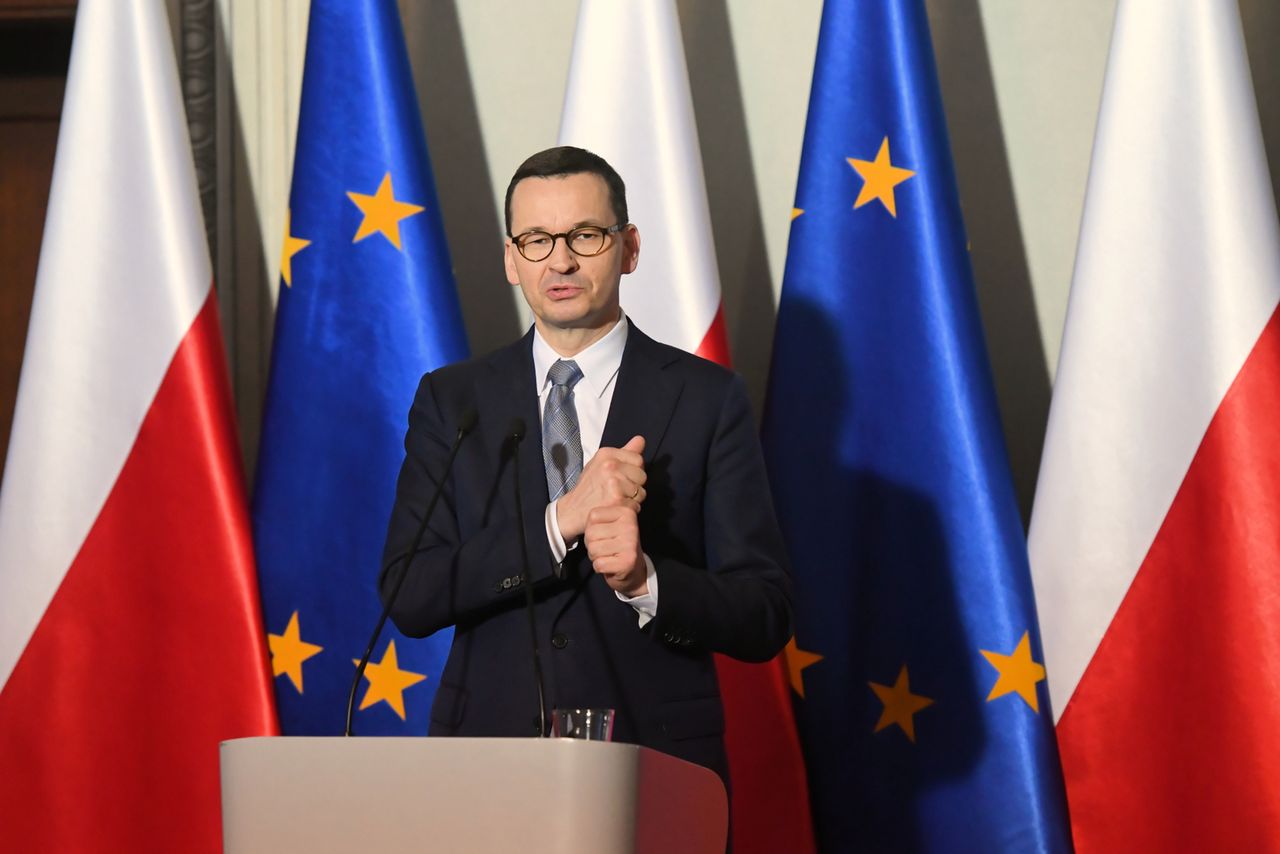 Mateusz Morawiecki ostro o walce z koronawirusem. "Nie można żerować na tym"