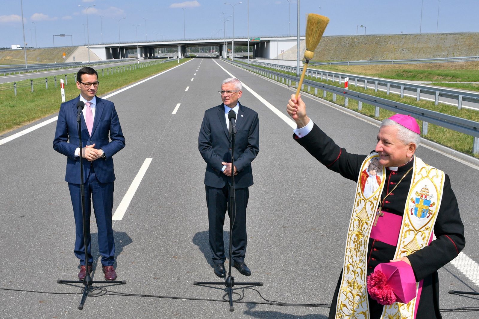 Odcinek nowej drogi został już oficjalnie poświęcony.