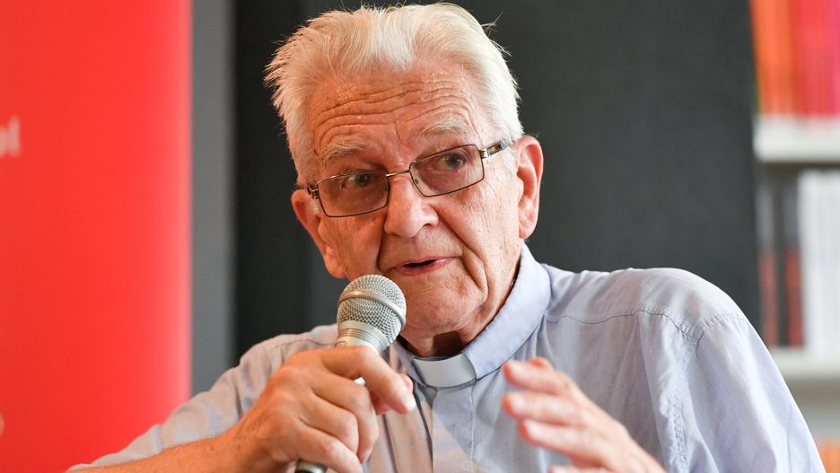 Ks. Adam Boniecki opowiedział o swoich odczuciach po obejrzeniu filmu "Tylko nie mów nikomu"