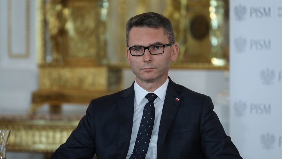 Za czerwiec były już poseł Konrad Głębocki otrzymał jeszcze wynagrodzenie