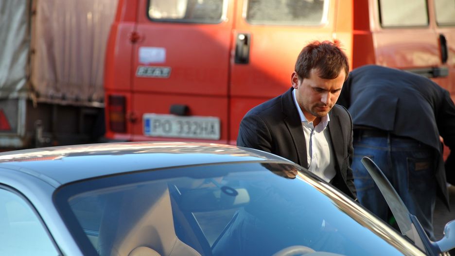 Marcin Dubieniecki, mimo postanowienia prokuratury, cały czas jeździł swoimi Porsche