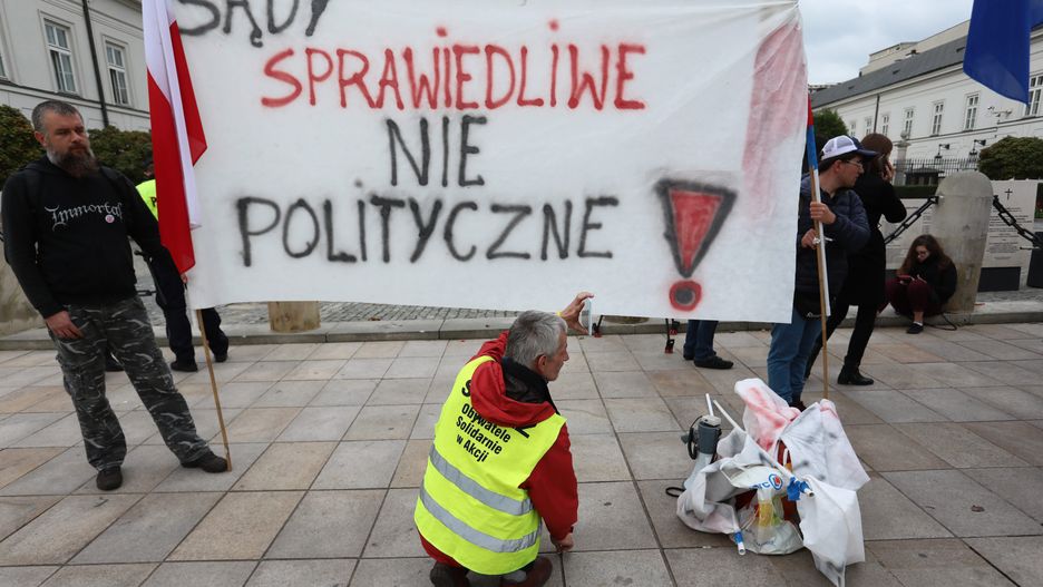 Demonstracja pod Pałacem Prezydenckim 25 września