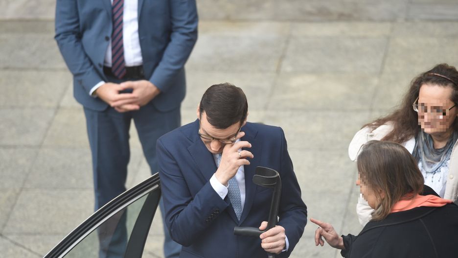 Premier Mateusz Morawiecki pożegnał się ze swoją matką po wystąpieniu w Sejmie