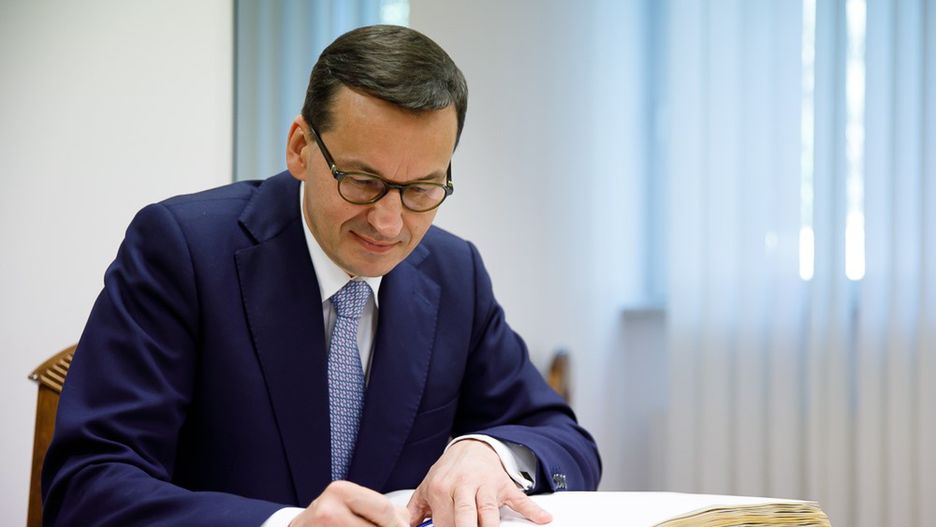 Mateusz Morawiecki może być podatny na szantaż - wciąż nie wiadomo, gdzie są pozostałe taśmy z jego udziałem.