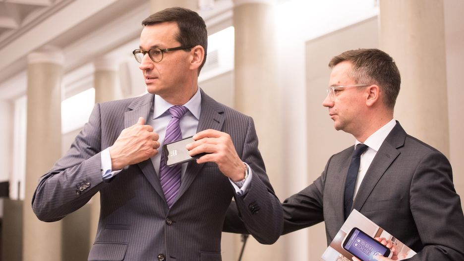 Zmiana premiera nie przełożyła się na wynik Prawa i Sprawiedliwości.