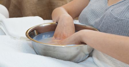 Jak dbać o paznokcie? Pielęgnacja paznokci