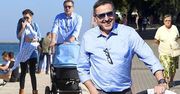 Andrzej Sołtysik na spacerze z żoną i dzieckiem na Festiwalu Filmowym w Gdyni [PAPARAZZI]
