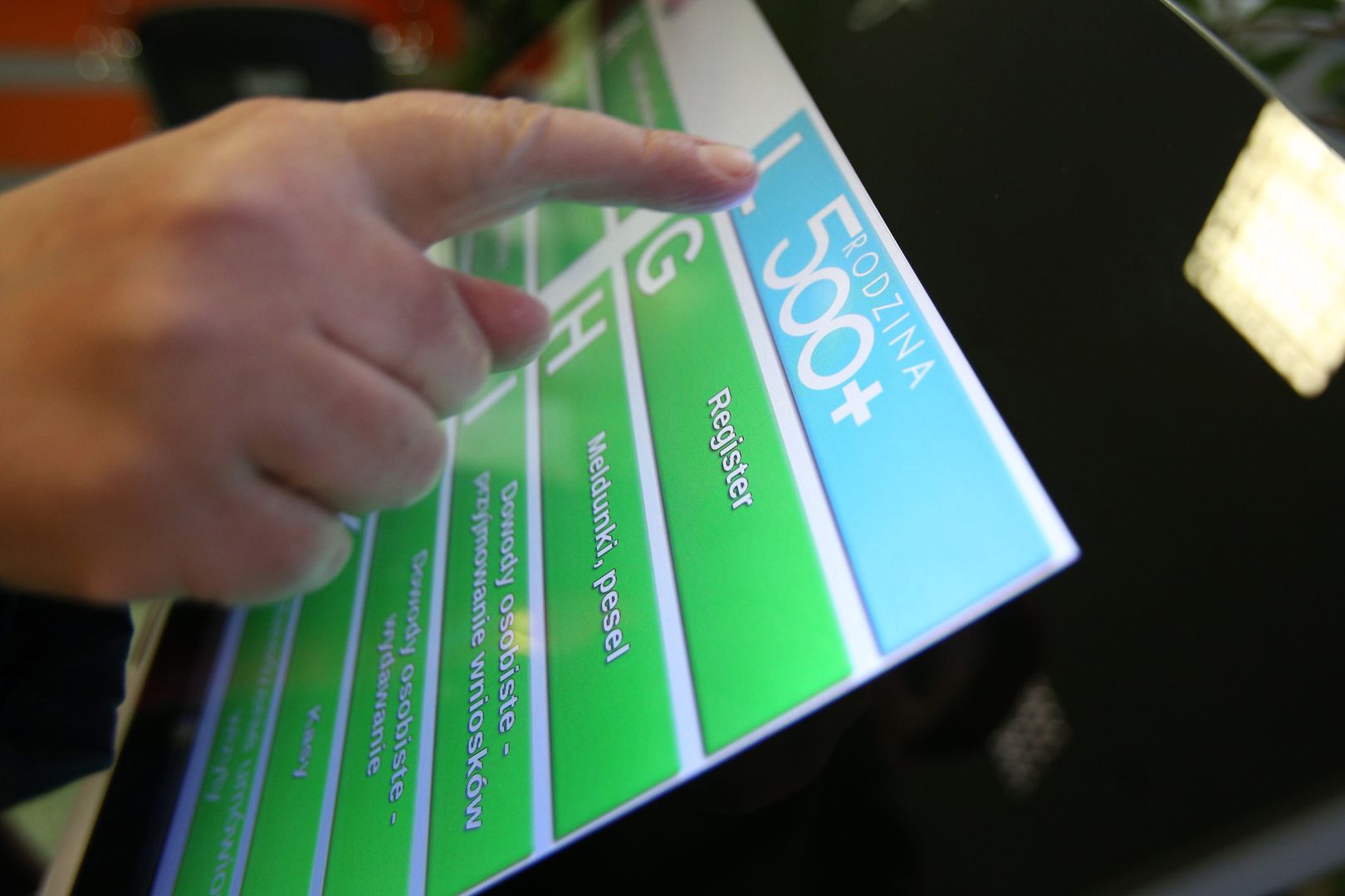 Opóźnienia w wypłacie 500 plus. Urzędnicy przyznali, że chodzi o tysiące przypadków