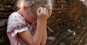 Ośmioletnia Emilia zwymiotowała ze stresu. Boi się wyjść z domu