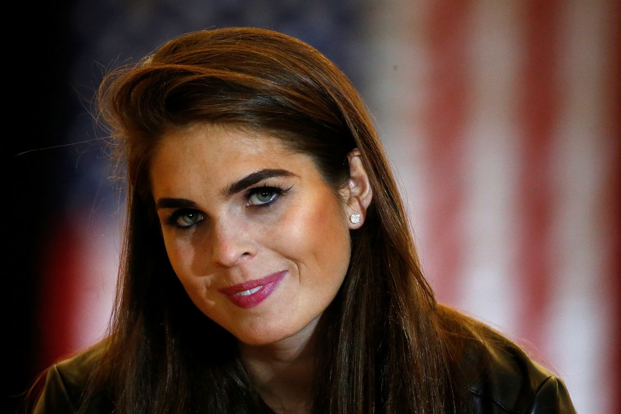 Od modelki do dyrektora w rządzie Donalda Trumpa. Kim jest Hope Hicks?