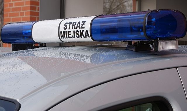 Strażnicy miejscy ukradli nietrzeźwemu 1200 zł? Jest zapis z monitoringu