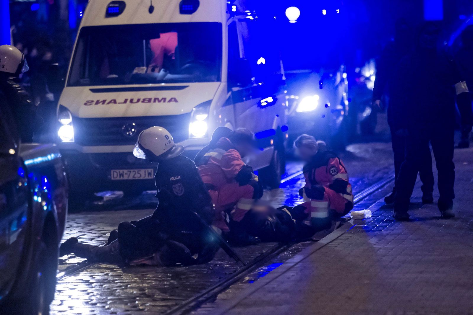 Marsz Niepodległości 2019 we Wrocławiu. Ranni policjanci i 14 zatrzymanych