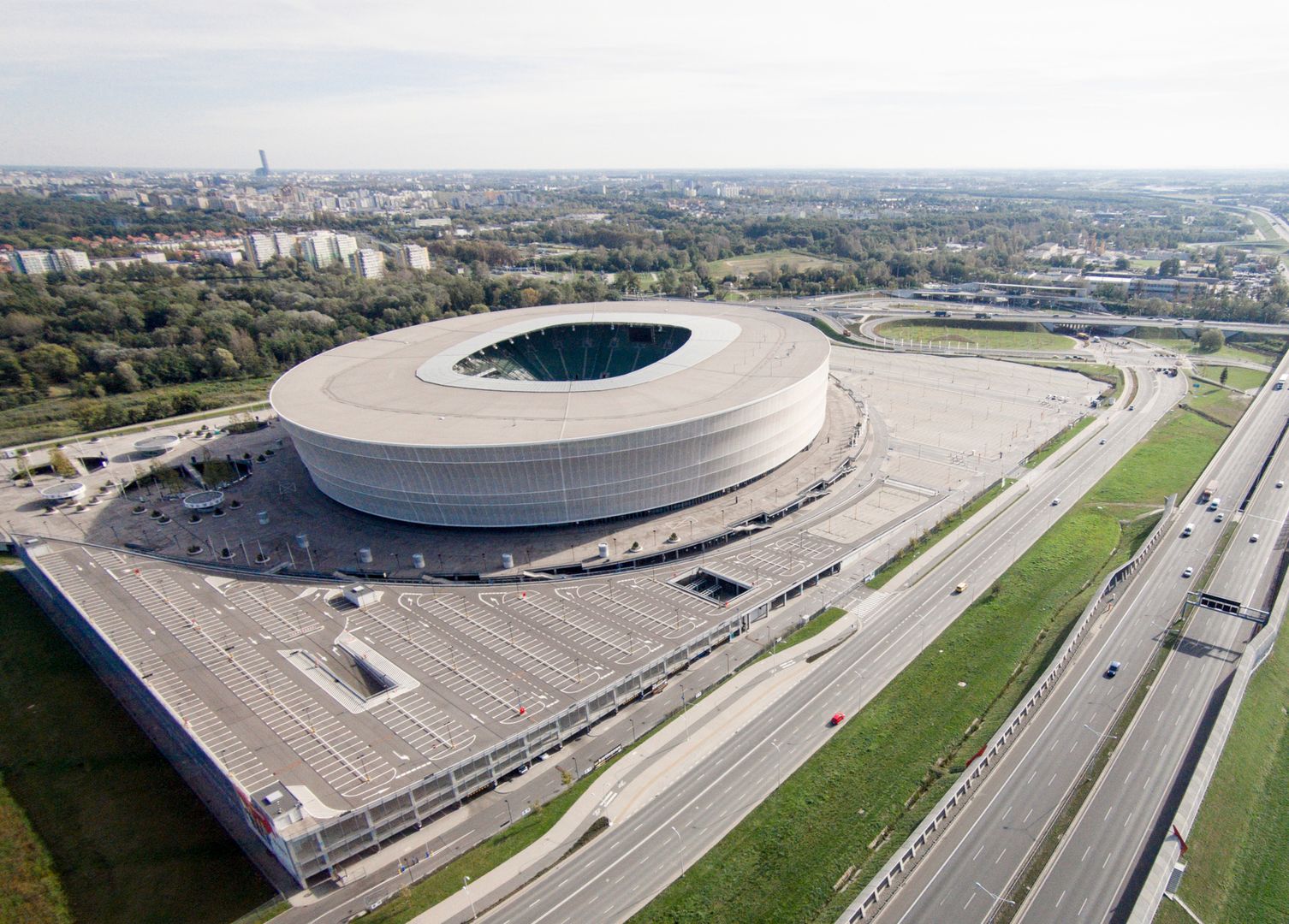 Stadion na blisko 43 tys. widzów bardzo rzadko się zapełnia. 