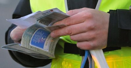 Wrocław. Kierowca auta podał prawo jazdy. Błąd dużo kosztował